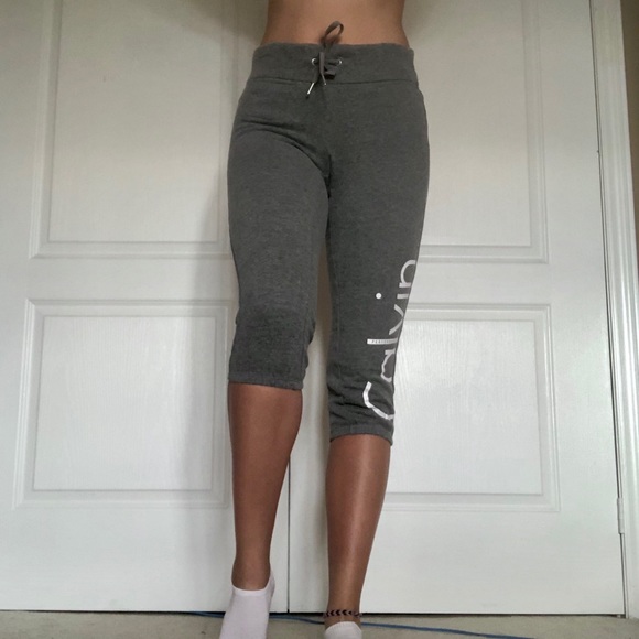 Calvin Klein Performance 3/4 Joggers - Picture 3 of 8